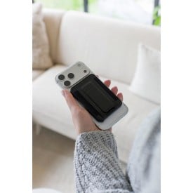 BrandCharger pasjeshouder Wally Stand Pro | Gerecycled
