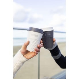 Circular&Co koffiebeker 340ml- PP - deksel met drinkopening - quick-dry onderzijde - ribbelwand