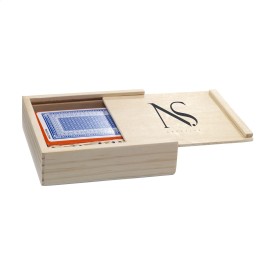 Dice & Play gezelschapsspel - 5 dobbelstenen - 1 kaartset - houten kistje