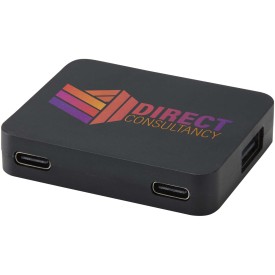 Gaia 4 poorts USB hub met uitgangen voor USB-A en Type-C en dubbele ingang van gerecycled plastic-Zwart