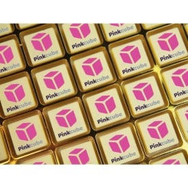 Logoblokje chocolade - 11 gram per stuk - melk - vanaf 48 stuks in tray