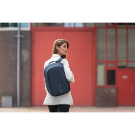 Bobby Hero small rugzak - 10,5L - rPET polyester - USB poort - laptopvak - anti diefstal