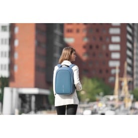 Bobby Hero small rugzak - 10,5L - rPET polyester - USB poort - laptopvak - anti diefstal