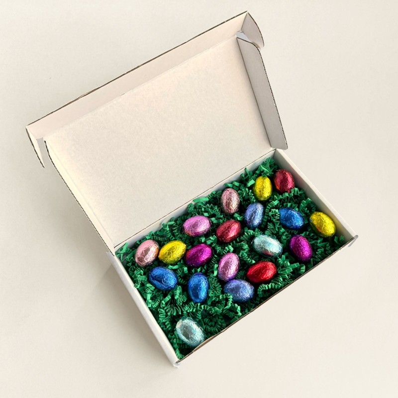 Chocolade paaseitjes gekleurd - 150 gram - melk, puur en wit - verzenddoos - onbedrukt