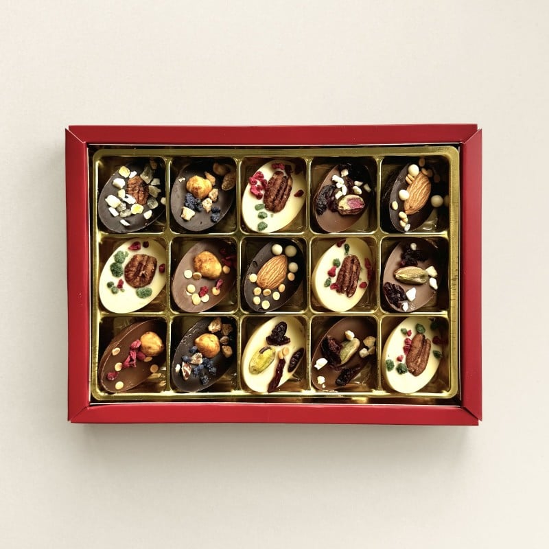 Luxe chocolade paaseitjes - 201 gram - melk, puur en wit met fruit en noten - geschenkdoos - onbedrukt