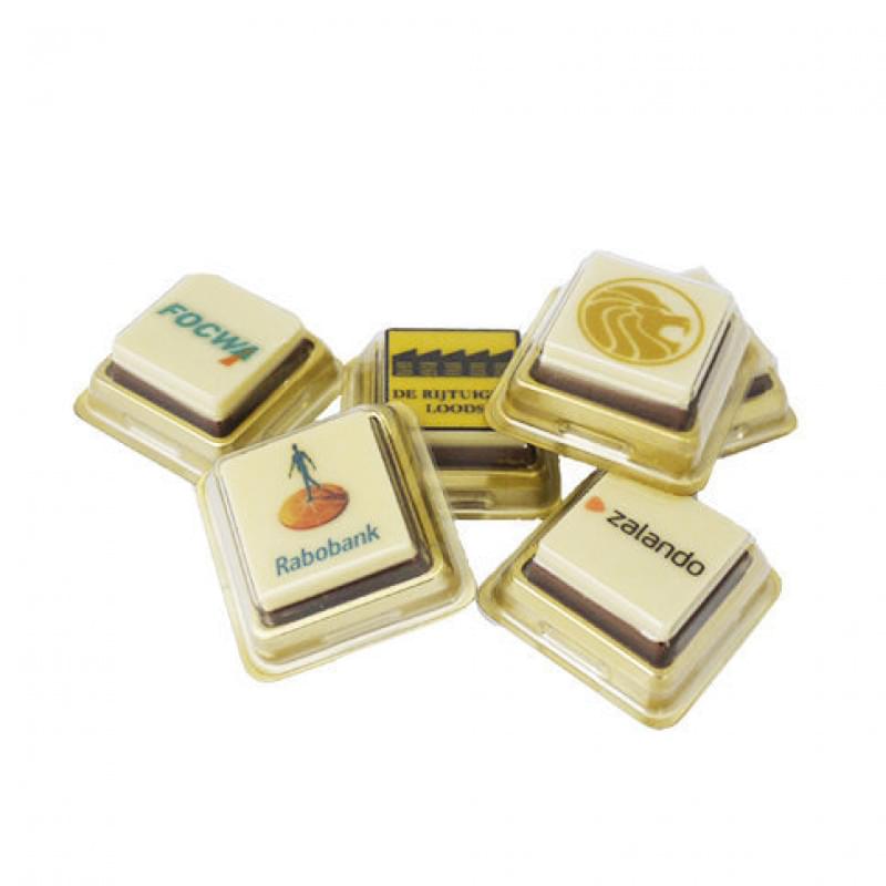 Logoblokje chocolade - 11 gram per stuk - melk - per stuk verpakt in gouden tray