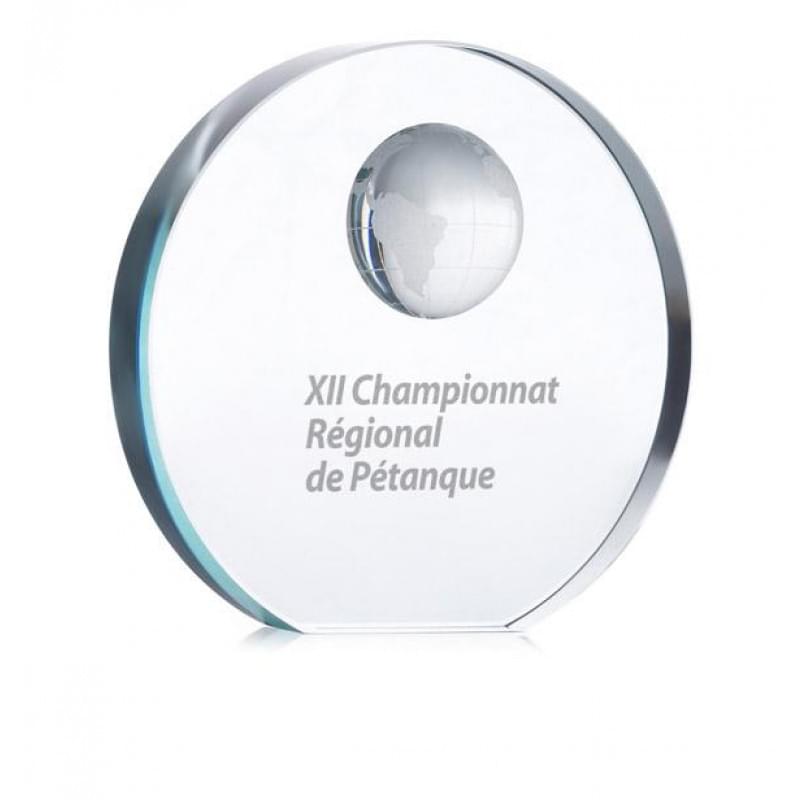 Glazen trofee met wereldbol